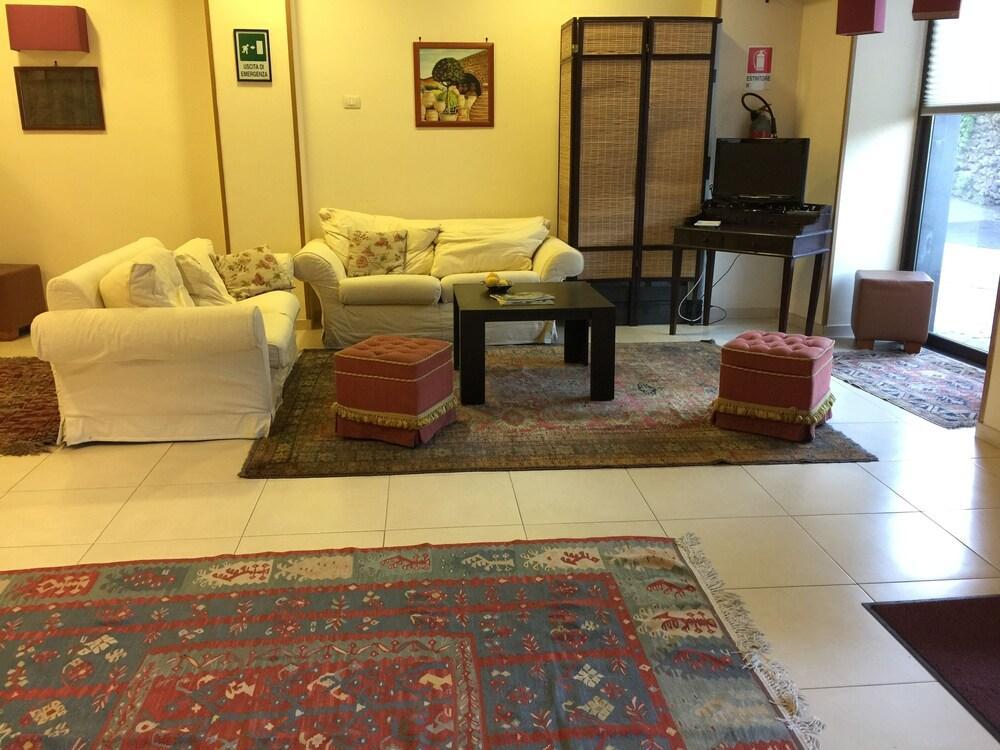 Hotel Milomax 외부 사진